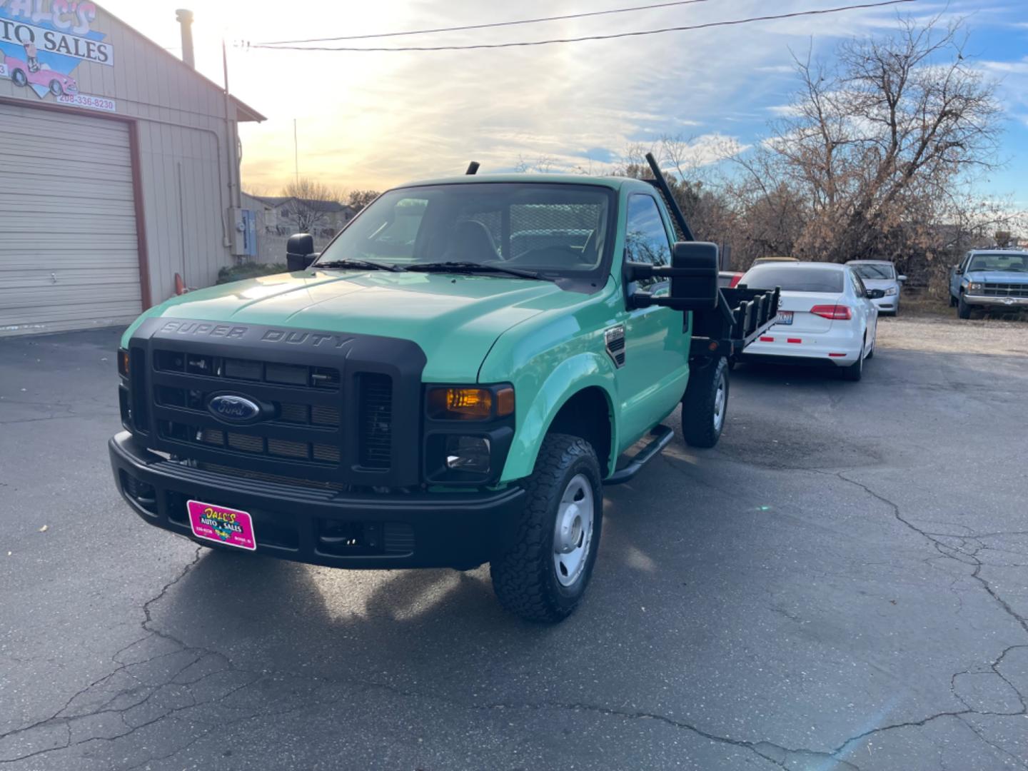 2008 Forest Service Green /Grey Ford F-350 SD XL 4WD (1FTWF31Y68E) with an 6.8L V10 SOHC 30V engine, 6-Speed Manual transmission, located at 813 E Fairview Ave, Meridian , ID, 83642, (208) 336-8230, 43.618851, -116.384010 - Photo#2